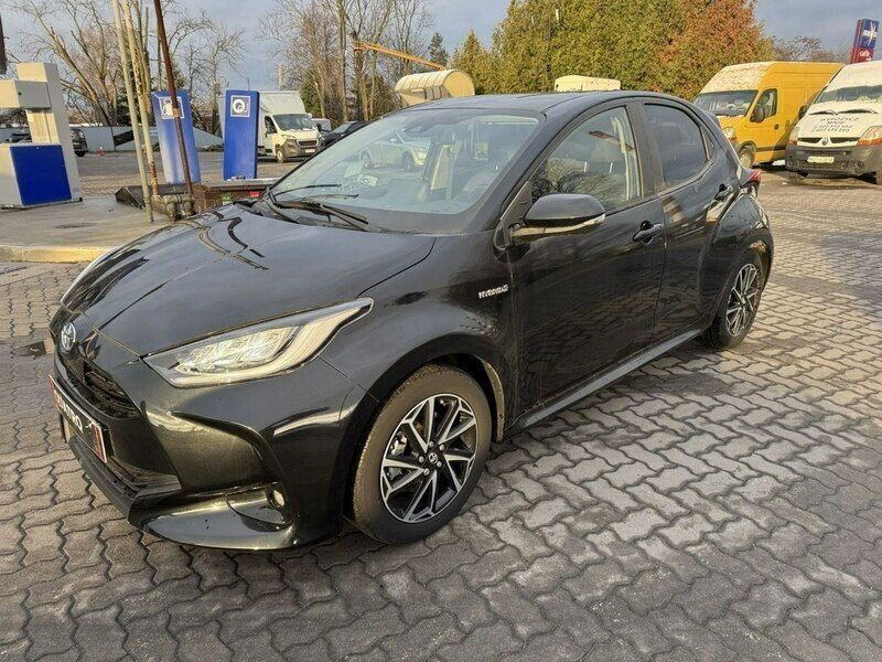 Czarny (metalik) Używany 2020 Toyota Yaris Hybrid Hatchback | 74 900 zł (Uczciwa cena) - Obraz 1/4