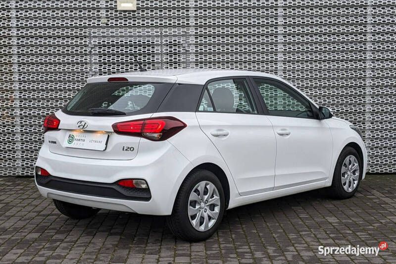 Używany Hyundai i20 Classic 84 KM (61 kW) 2019 Biały Hatchback