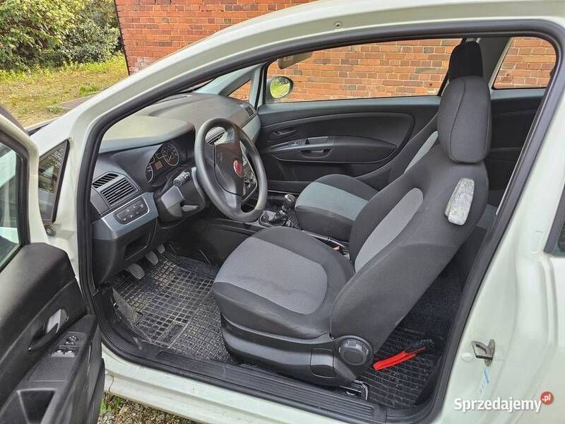 Biały Używany 2011 Fiat Punto Hatchback | 10 900 zł (Dobra cena) - Obraz 1/4