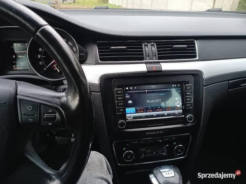 Czarny Używany 2009 Skoda Superb Hatchback | 22 500 zł (Uczciwa cena) - Obraz 1/4