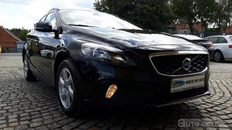 Używany Volvo V40 2013 Czarny metalik Kombi
