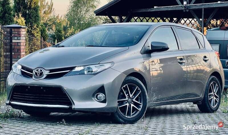 Używany Toyota Auris 90 KM (66 kW) 2014