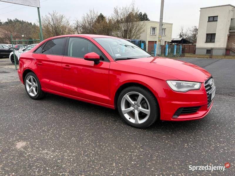 Używany Audi A3 2016 Czerwony Sedan/Limuzyna