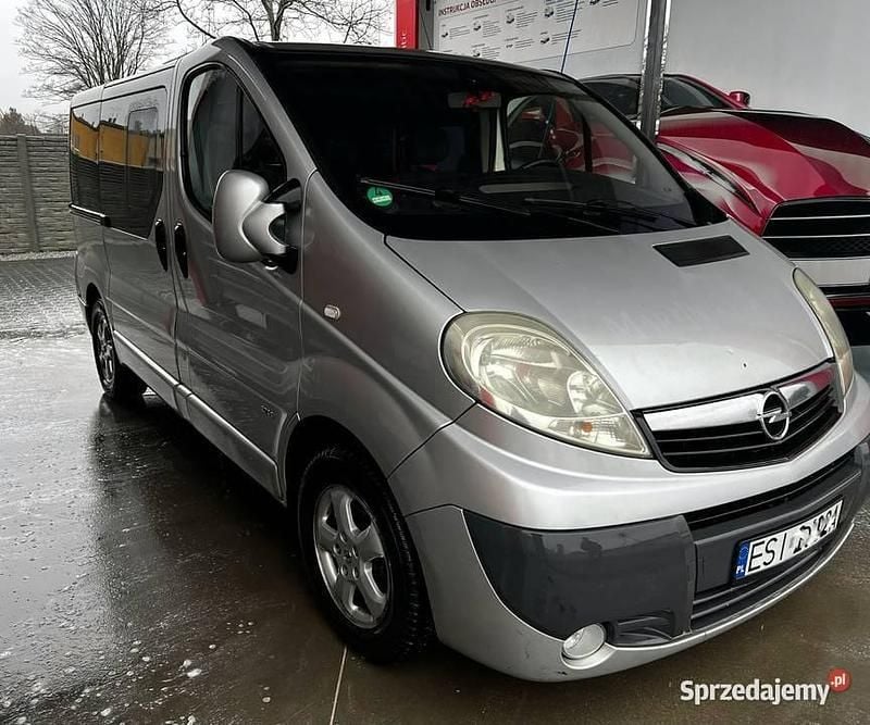 Używany Opel Vivaro 2006 Srebrny Minivan