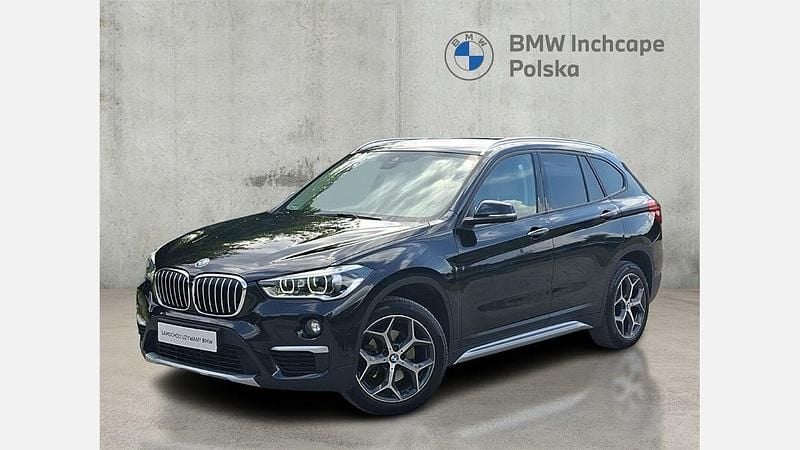 Black sapphire metallic metalizowany Używany 2016 BMW X1 Performance SUV | 92 900 zł (Uczciwa cena) - Obraz 1/3