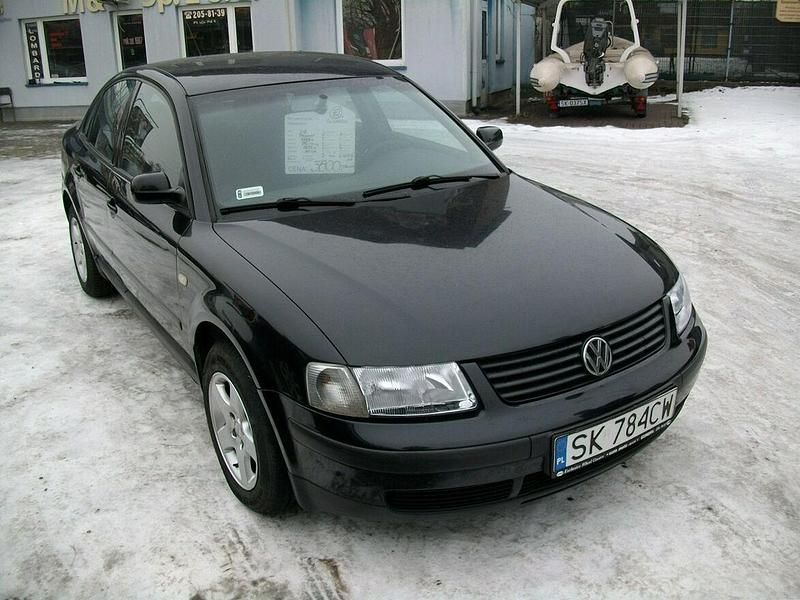 Używany VW Passat 1999 Czarny Sedan/Limuzyna