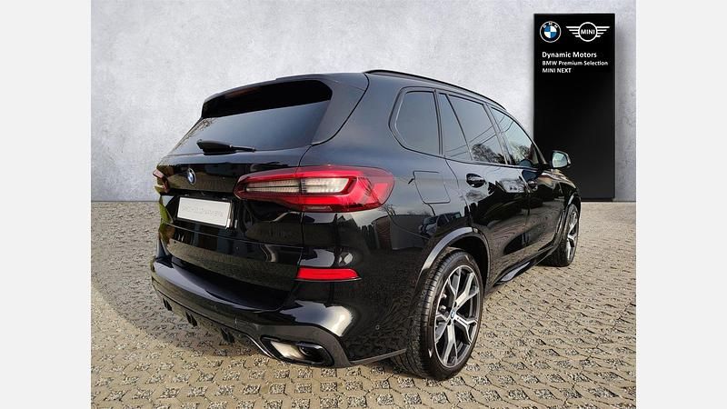 Używany BMW X5 Shadowline 231 KM (169 kW) 2021 Czarny szafir metalizowany SUV
