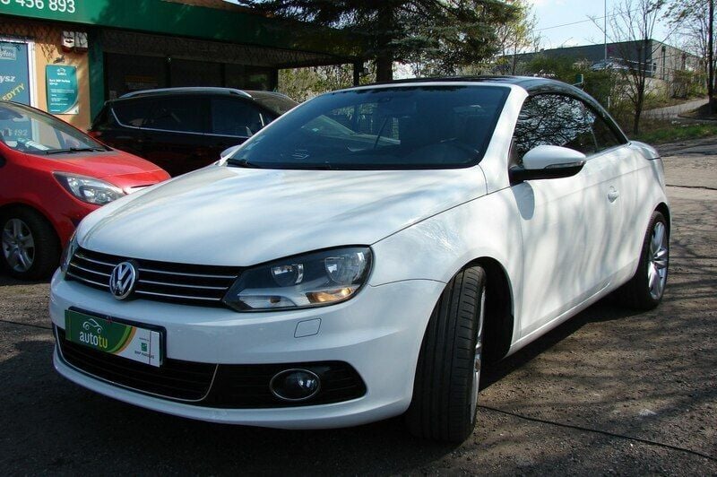 Biały Używany 2011 VW Eos Kabriolet | 27 900 zł - Obraz 1/4