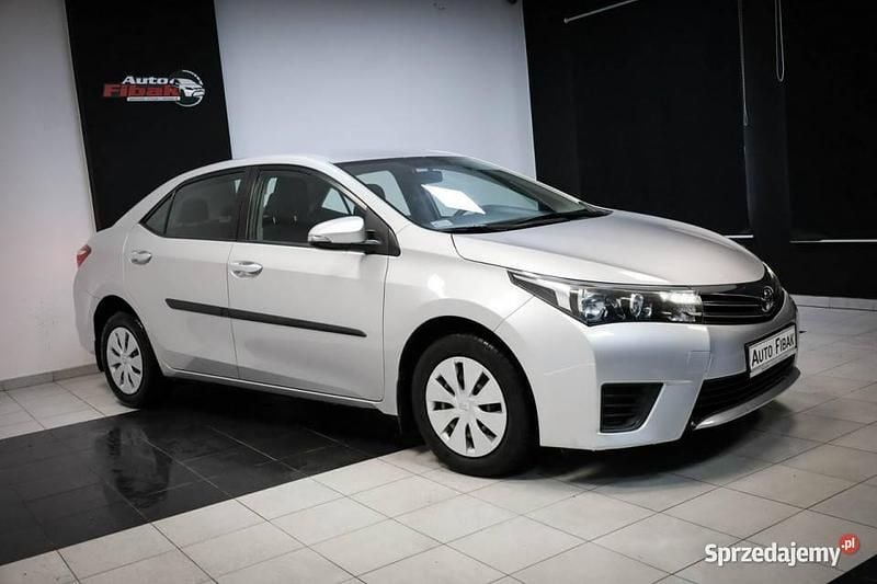 Biały Używany 2015 Toyota Corolla Sedan/Limuzyna | 41 900 zł (Dobra cena) - Obraz 1/4