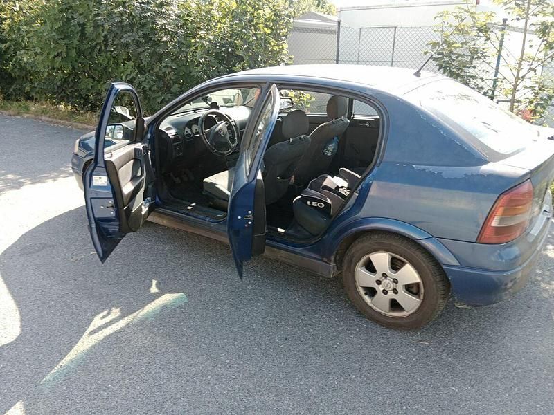 Niebieski Używany 2002 Opel Astra Sedan/Limuzyna | 1050 zł (Dobra cena) - Obraz 1/4