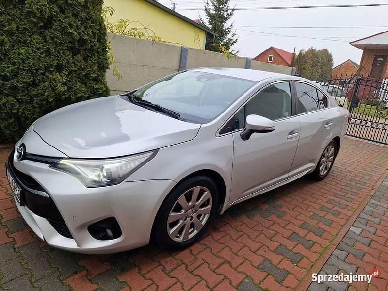 Srebrny Używany 2016 Toyota Avensis Sedan/Limuzyna | 34 900 zł (Dobra cena) - Obraz 1/4