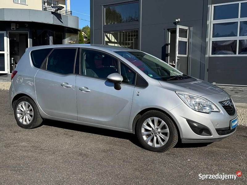 Srebrny Używany 2012 Opel Meriva Minivan | 21 700 zł (Uczciwa cena) - Obraz 1/4
