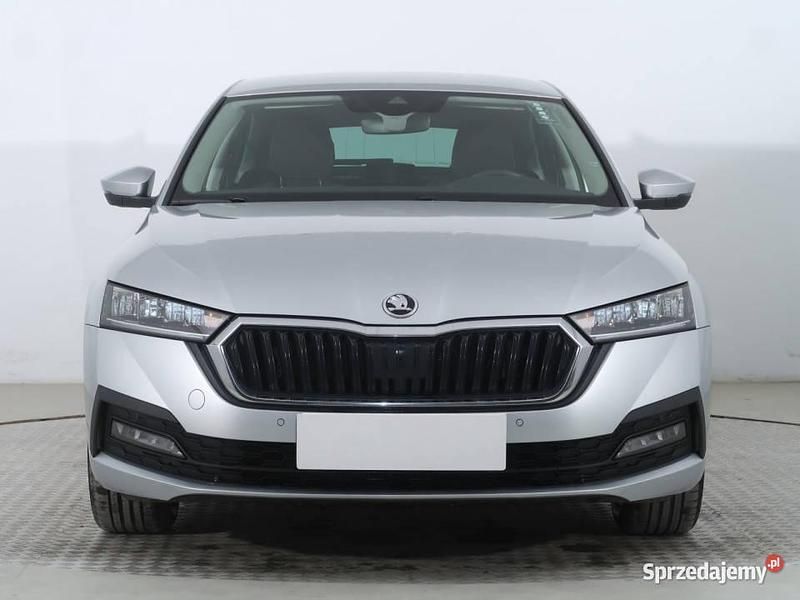 Szary Używany 2022 Skoda Octavia Hatchback | 81 999 zł (Uczciwa cena) - Obraz 1/4