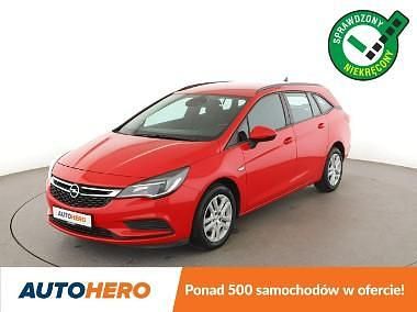 Czerwony (metalik) Używany 2019 Opel Astra Kombi | 36 900 zł (Super Cena) - Obraz 1/3