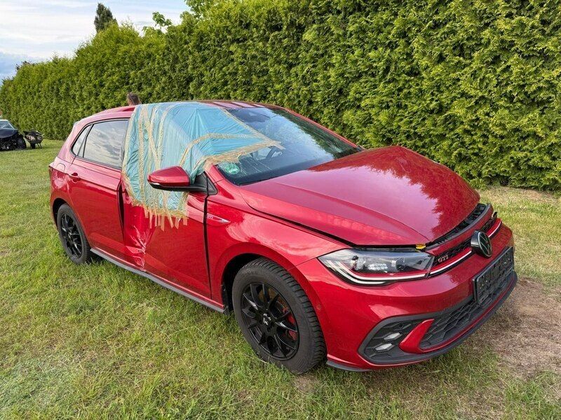 Czerwony (metalik, perła) Używany 2024 VW Polo GTI Hatchback | 52 500 zł - Obraz 1/4