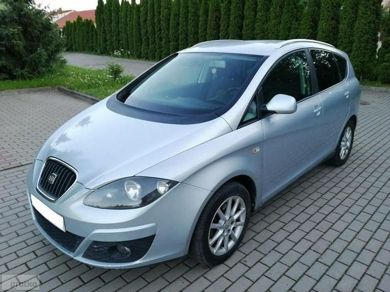 Srebrny Używany 2011 Seat Altea XL Minivan | 20 900 zł (Dość drogi) - Obraz 1/4