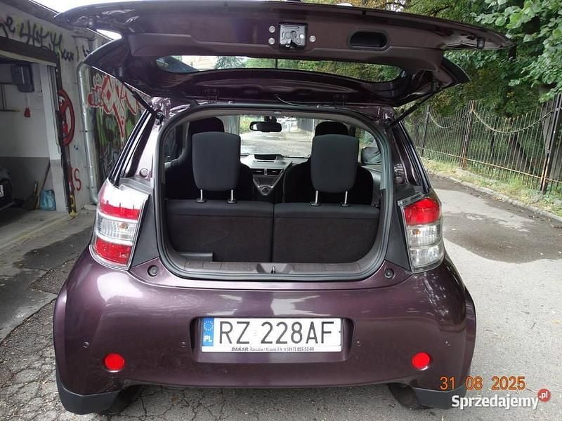 Używany 2009 Toyota iQ Hatchback | 14 200 zł - Obraz 1/4