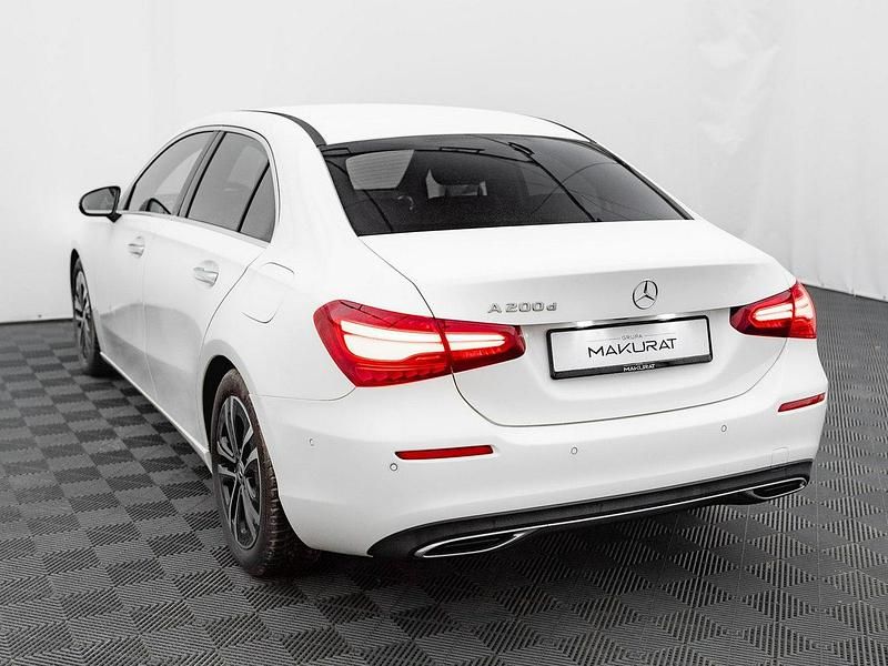 Używany Mercedes A200 150 KM (110 kW) 2023 Biały (metalik) Sedan/Limuzyna