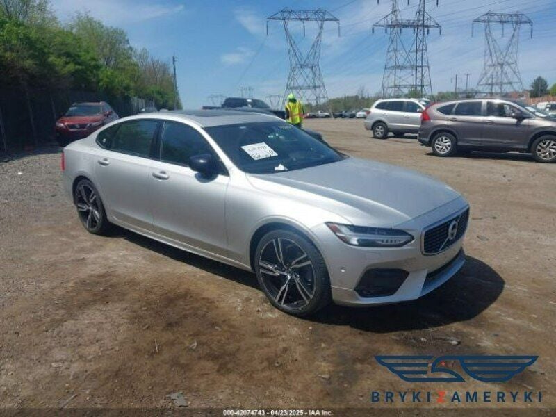Szary Używany 2019 Volvo S90 Sedan/Limuzyna | 58 240 zł - Obraz 1/3