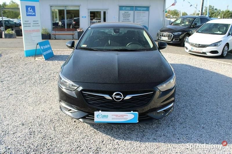 Czarny Używany 2019 Opel Insignia Enjoy Kombi | 55 900 zł (Uczciwa cena) - Obraz 1/4