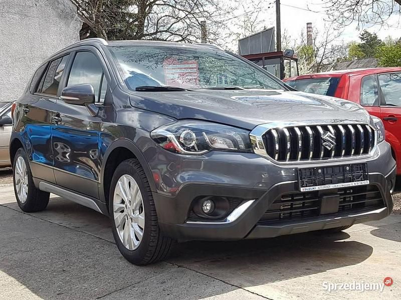 Szary Używany 2018 Suzuki SX4 S-Cross SUV | 68 600 zł (Uczciwa cena) - Obraz 1/4
