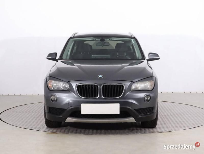Szary Używany 2012 BMW X1 SUV | 29 499 zł (Super Cena) - Obraz 1/4
