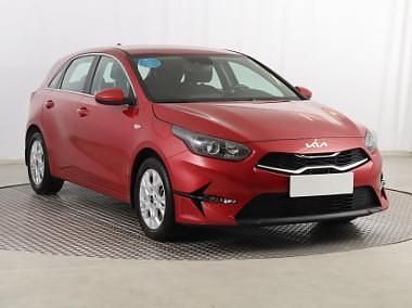 Czerwony Używany 2023 Kia Ceed Hatchback | 79 999 zł (Uczciwa cena) - Obraz 1/4