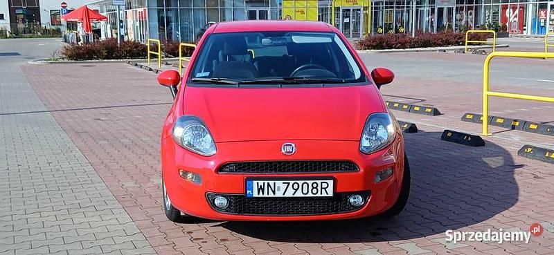Czerwony Używany 2017 Fiat Punto Hatchback | 19 700 zł - Obraz 1/4