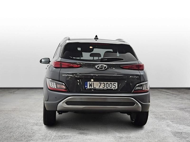 Używany Hyundai Kona Style 120 KM (88 kW) 2021 Grafitowy SUV