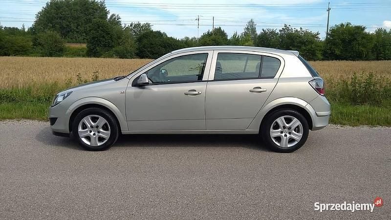 Używany 2010 Opel Astra | 15 900 zł (Super Cena) - Obraz 1/4