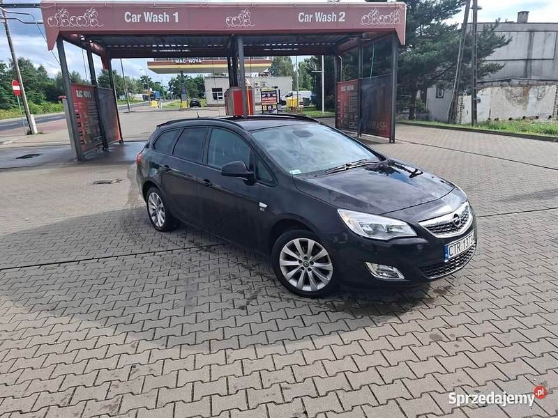 Używany Opel Astra 2012 Czarny Kombi