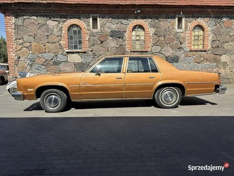 Używany Oldsmobile Delta 88 1977 Sedan/Limuzyna