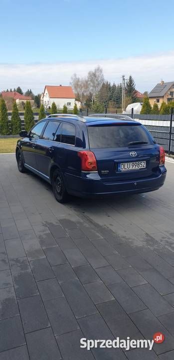 Granatowy Używany 2004 Toyota Avensis Kombi | 10 500 zł (Uczciwa cena) - Obraz 1/2