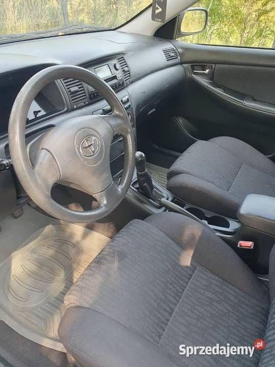 Używany Toyota Corolla 2003 Srebrny Kombi