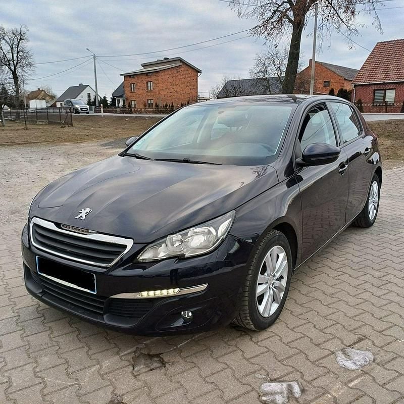 Używany Peugeot 308 120 KM (88 kW) 2016 Granatowy Hatchback