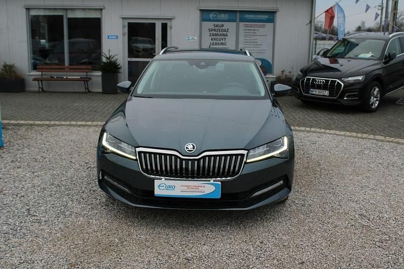 Używany Skoda Superb 200 KM (147 kW) 2021 Szary (metalik) Kombi