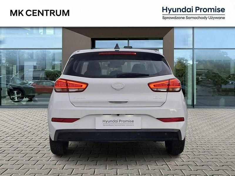 Używany Hyundai i30 Comfort 96 KM (70 kW) 2025 Biały Hatchback