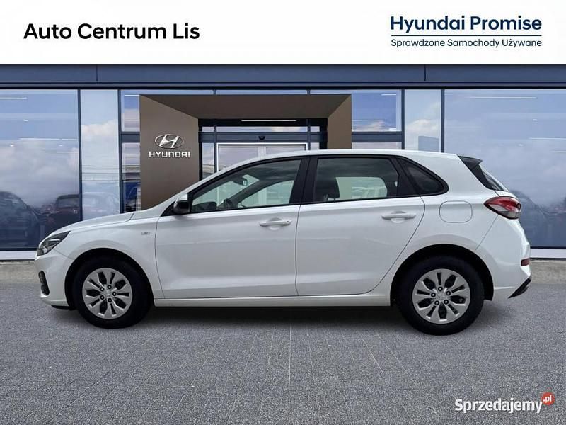 Biały Używany 2023 Hyundai i30 Hatchback | 69 900 zł (Dość drogi) - Obraz 1/4