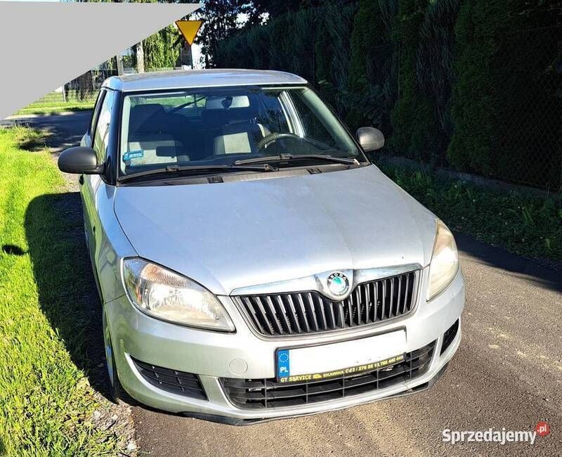Srebrny Używany 2011 Skoda Fabia Hatchback | 7400 zł (Uczciwa cena) - Obraz 1/4