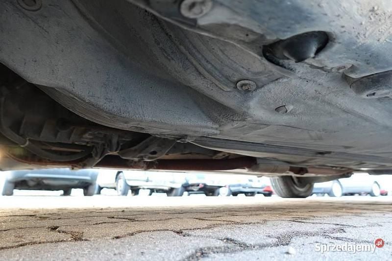 Używany Mercedes E200 1992 Czarny Sedan/Limuzyna