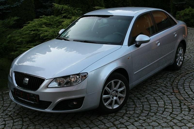 Srebrny (metalik) Używany 2011 Seat Exeo Sedan/Limuzyna | 22 600 zł (Dobra cena) - Obraz 1/4