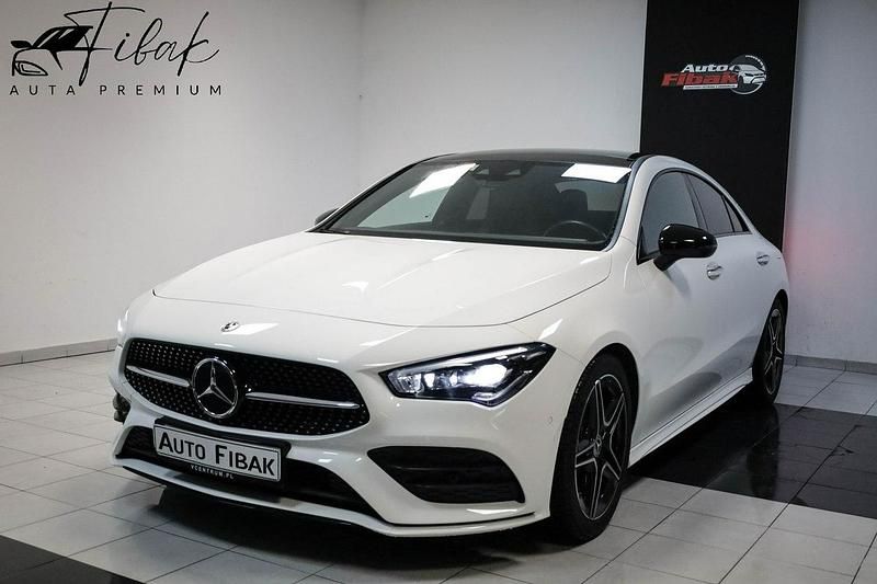Biały Używany 2022 Mercedes CLA200 AMG Sedan/Limuzyna | 147 900 zł (Dość drogi) - Obraz 1/4