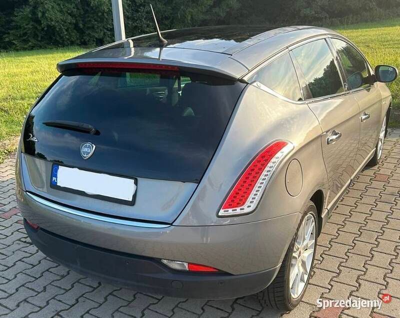 Używany Lancia Delta 120 KM (88 kW) 2008 Szary Hatchback