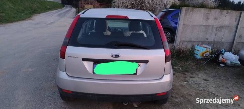 Używany Ford Fiesta 2005 Srebrny Hatchback