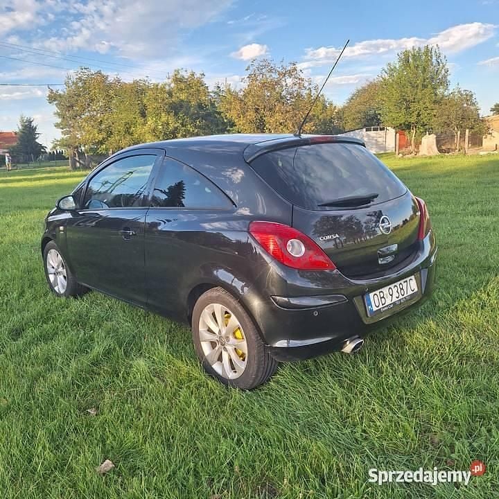 Czarny Używany 2013 Opel Corsa Hatchback | 13 500 zł (Dobra cena) - Obraz 1/4