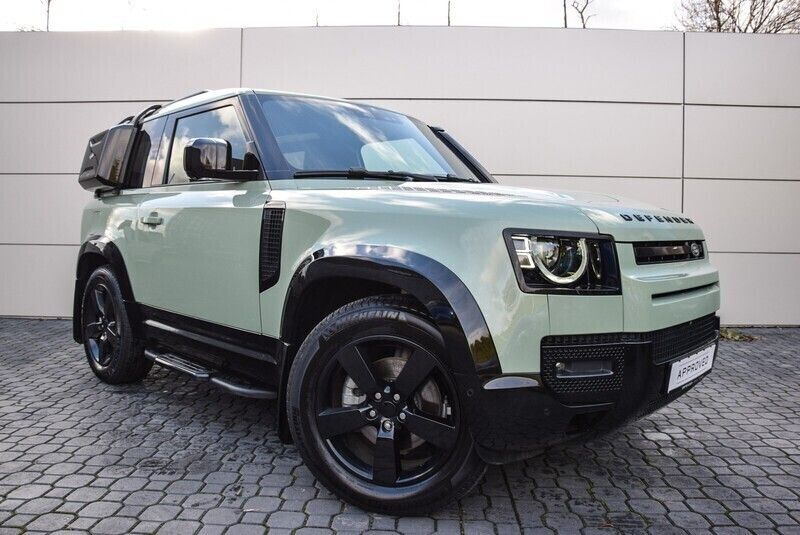 Grasmere green Używany 2023 Land Rover Defender 75th Limited Edition SUV | 459 900 zł - Obraz 1/4
