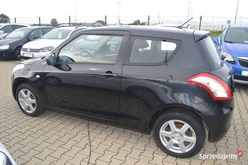 Używany Suzuki Swift 94 KM (69 kW) 2012 Czarny Hatchback