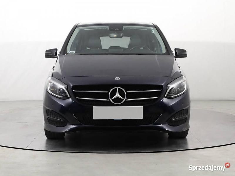 Niebieski Używany 2018 Mercedes B180 Minivan | 67 999 zł (Uczciwa cena) - Obraz 1/4