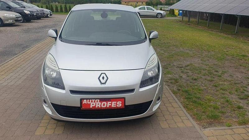 Srebrny (metalik) Używany 2010 Renault Scénic III Minivan | 20 900 zł (Uczciwa cena) - Obraz 1/4