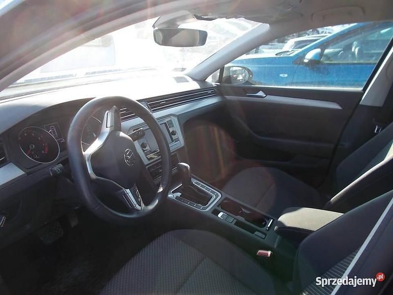 Używany VW Passat 150 KM (110 kW) 2022 Szary Sedan/Limuzyna